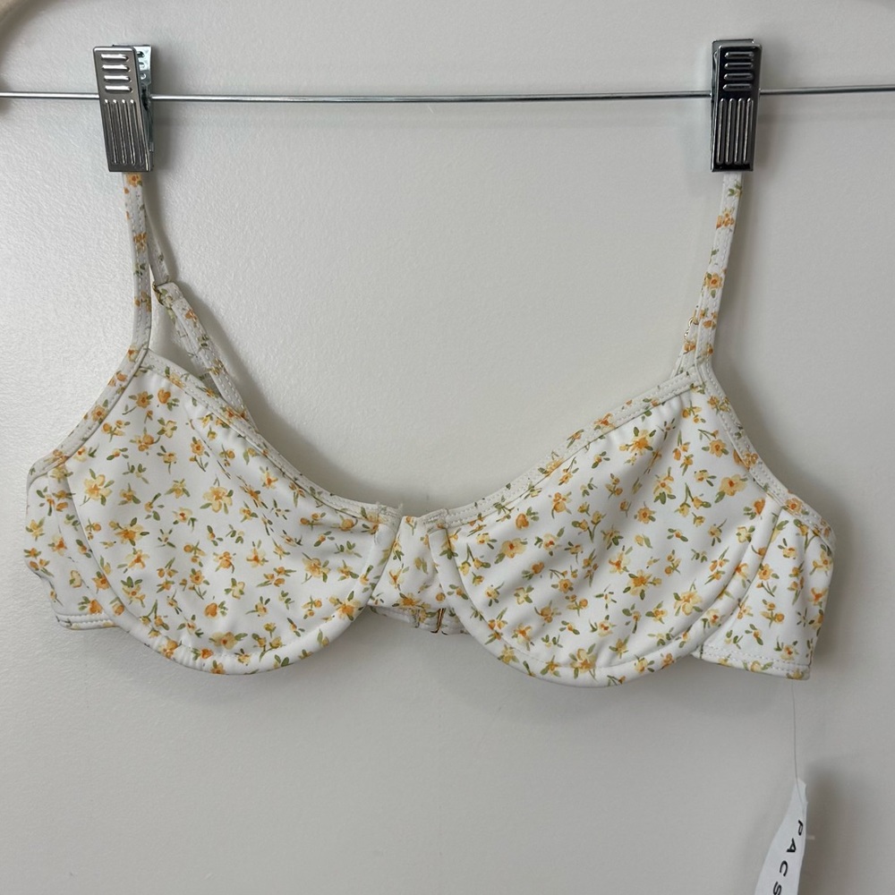 LA Hearts NWT from Pacsun Floral Underwire Bikini Top  - White & Yellow